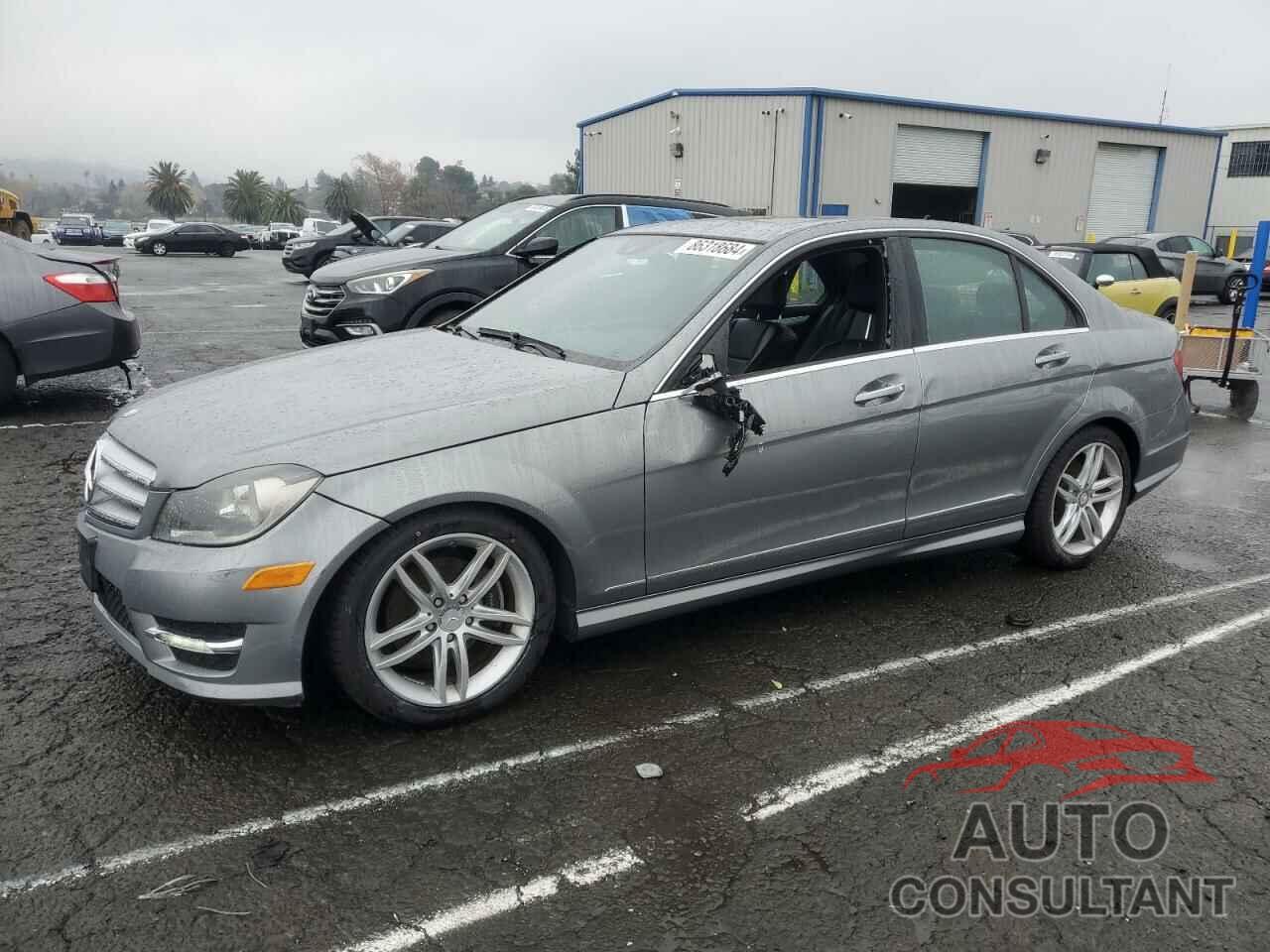 MERCEDES-BENZ C-CLASS 2013 - WDDGF4HB8DA763819