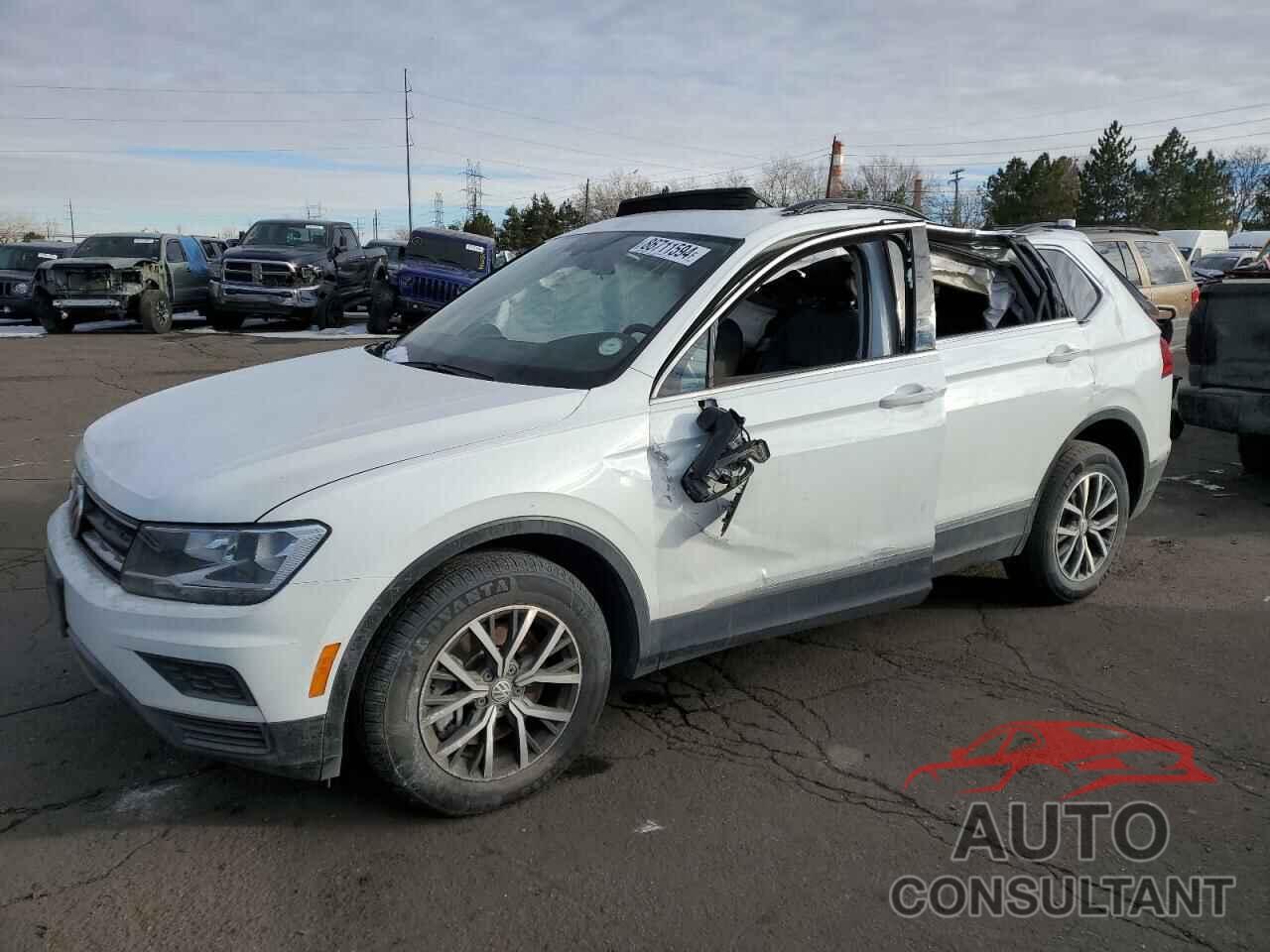 VOLKSWAGEN TIGUAN 2018 - 3VV2B7AX1JM218942