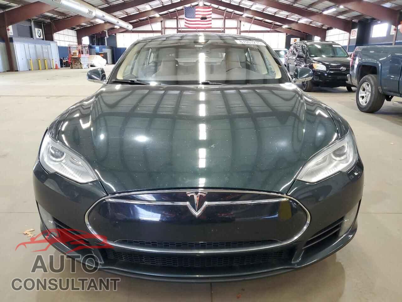 TESLA MODEL S 2013 - 5YJSA1CN8DFP16610