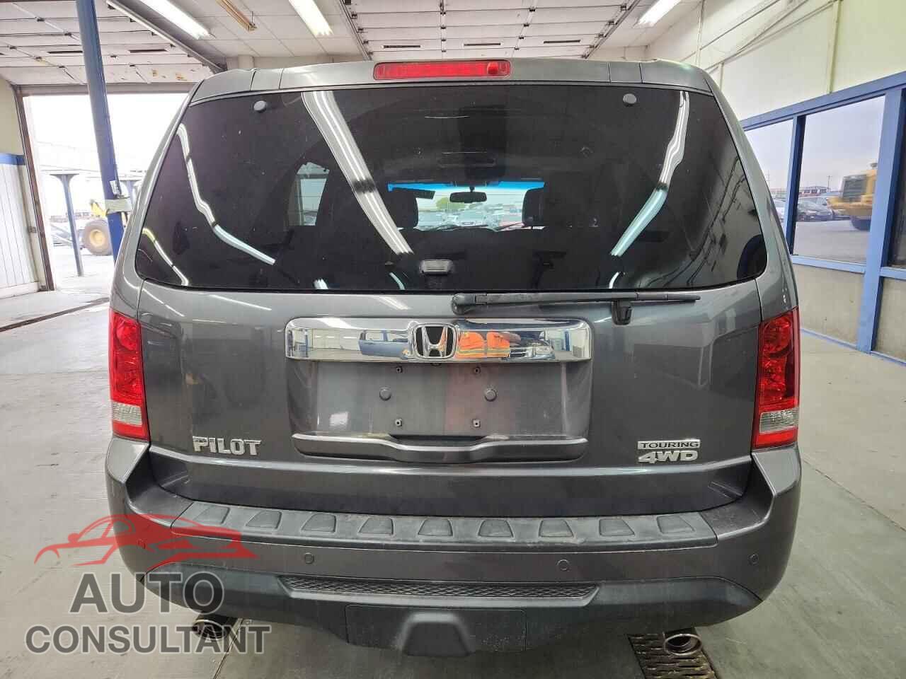 HONDA PILOT 2015 - 5FNYF4H92FB033605