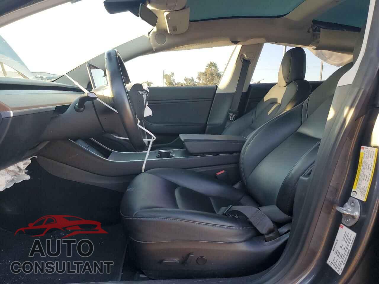 TESLA MODEL 3 2018 - 5YJ3E1EA8JF060455
