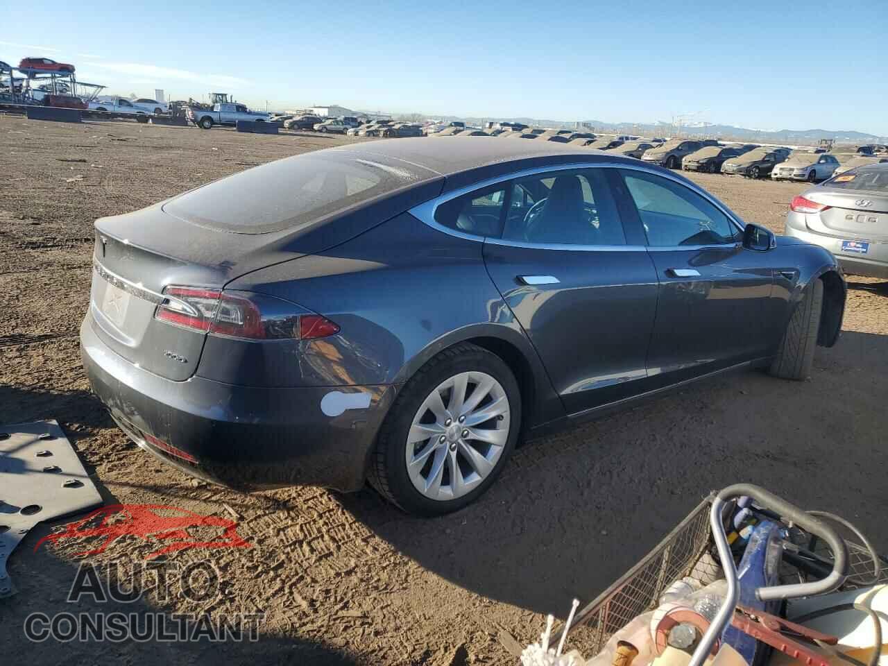 TESLA MODEL S 2017 - 5YJSA1E23HF215990