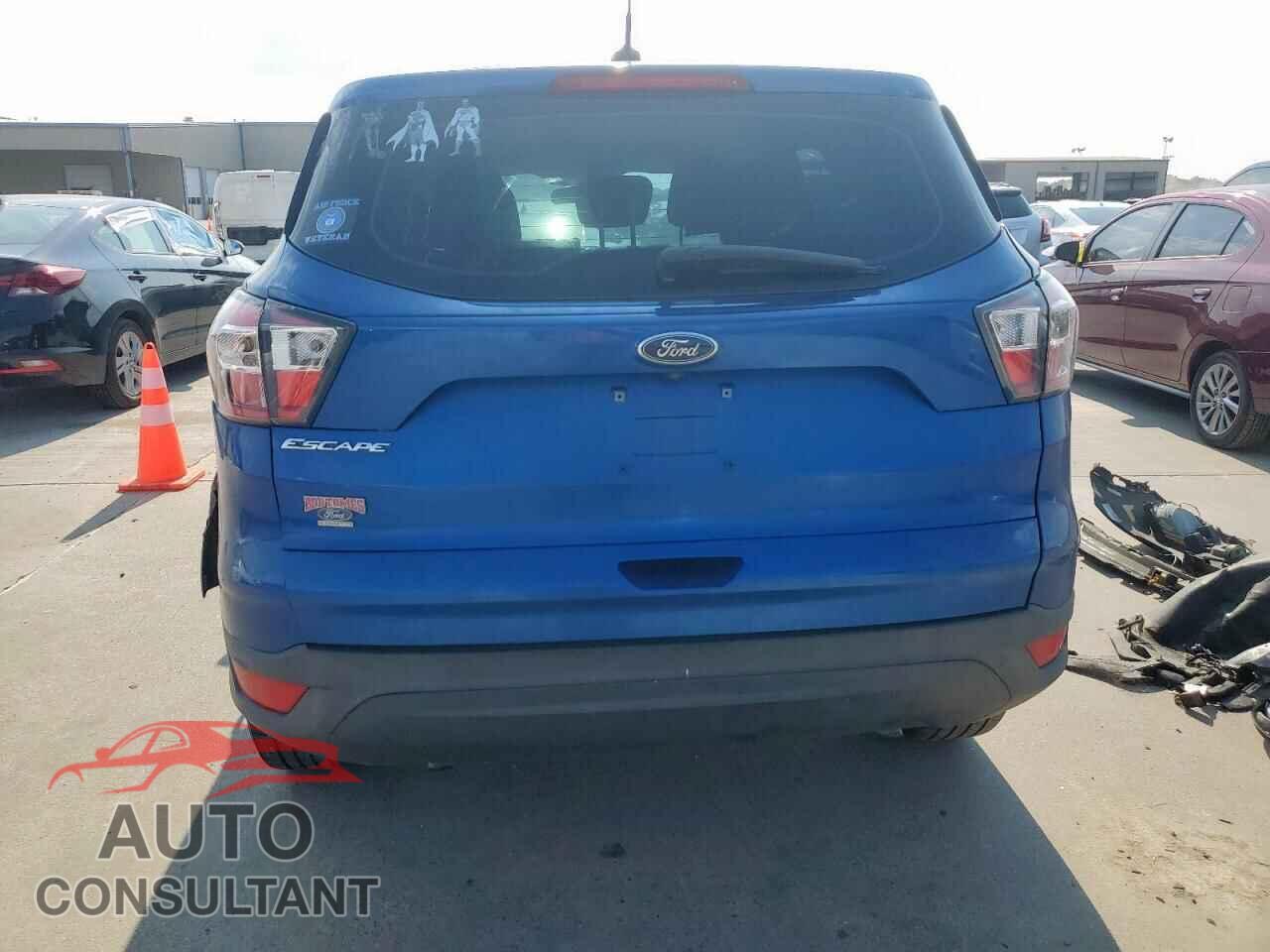FORD ESCAPE 2017 - 1FMCU0F76HUB52421