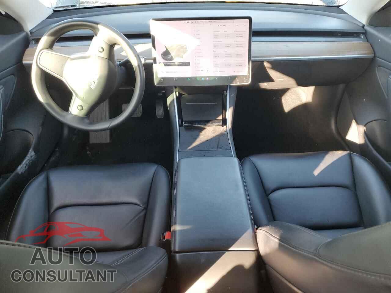 TESLA MODEL 3 2019 - 5YJ3E1EB2KF433757