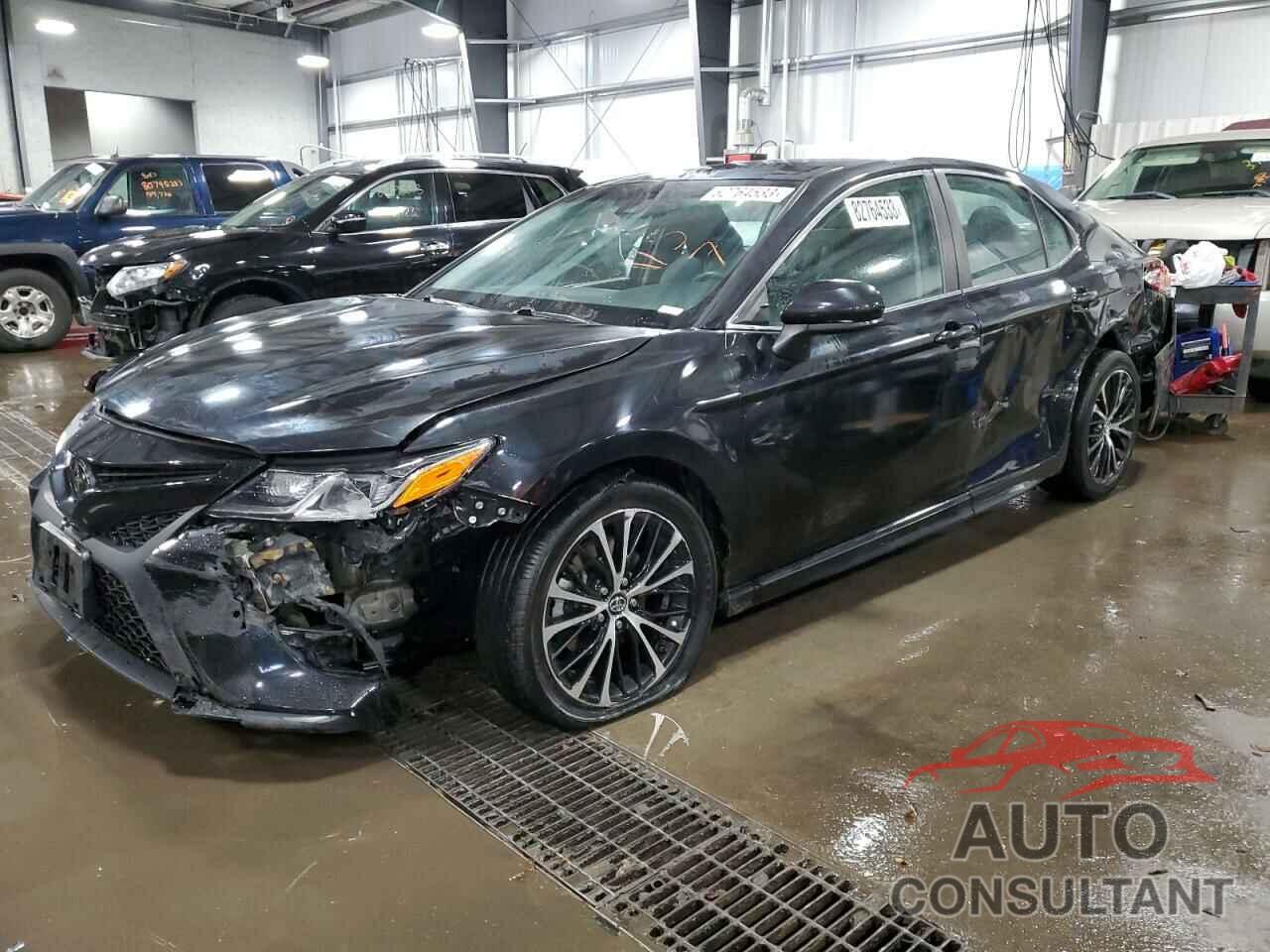 TOYOTA CAMRY 2018 - 4T1B11HK9JU581795