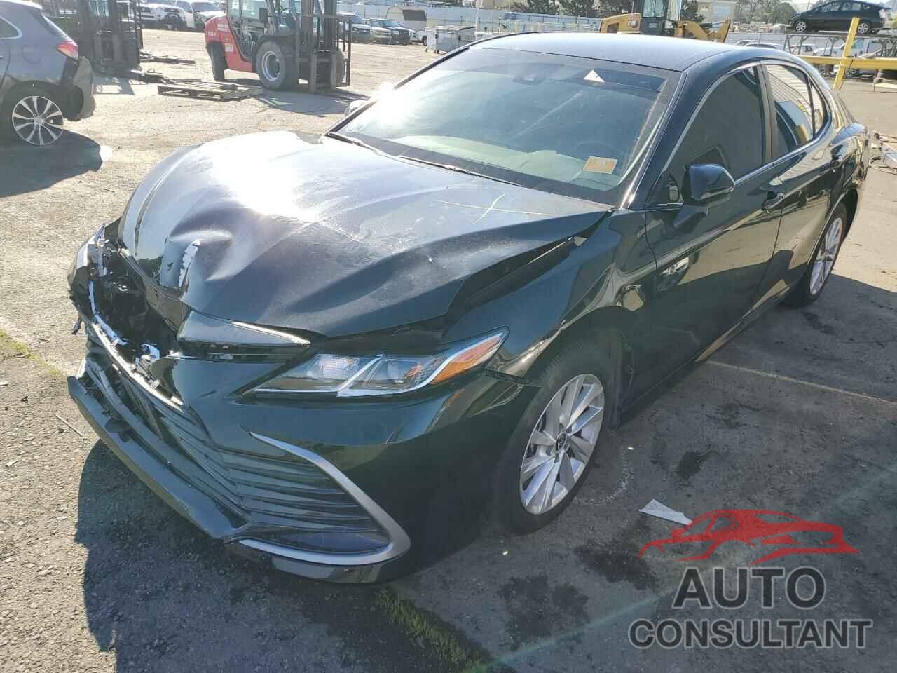 TOYOTA CAMRY 2022 - 4T1C11AK2NU645616