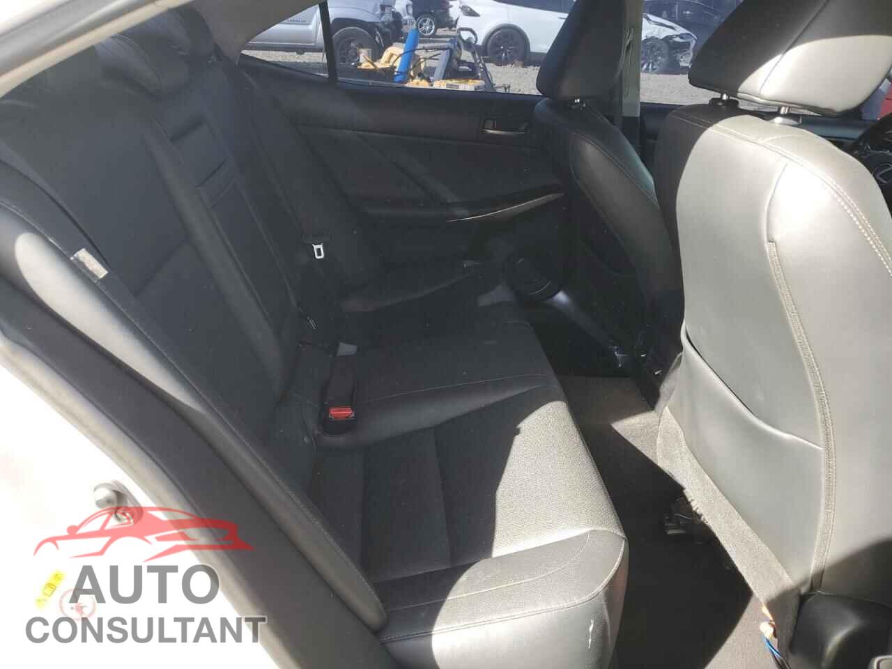 LEXUS IS 2018 - JTHBA1D23J5063281