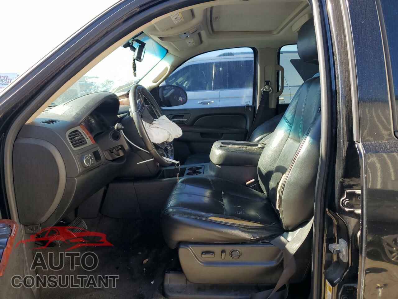 CHEVROLET TAHOE 2010 - 1GNUCBE04AR273721