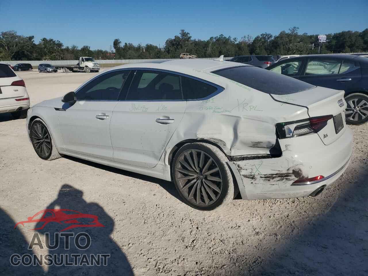AUDI A5 2018 - WAUBNCF58JA080400