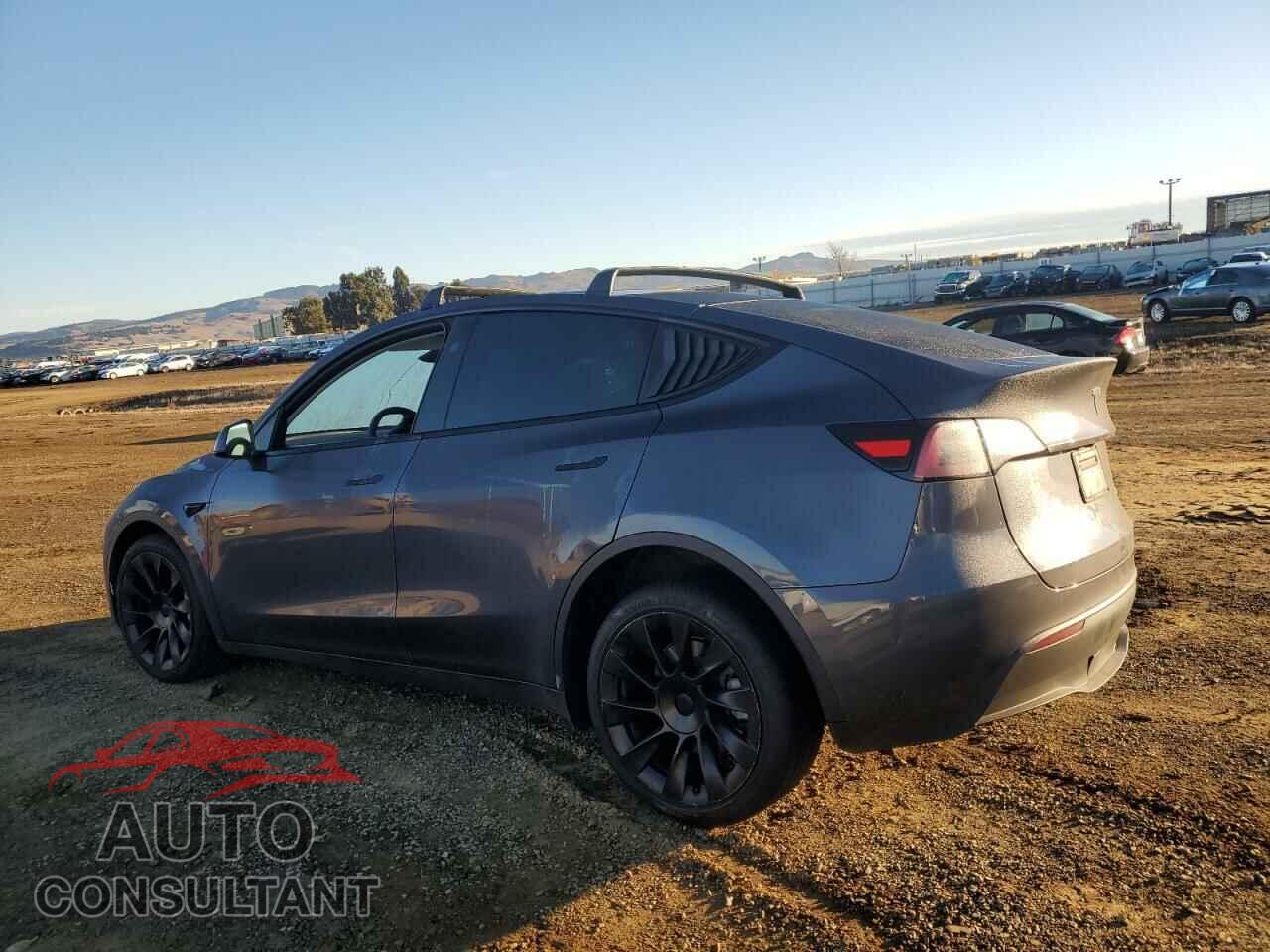 TESLA MODEL Y 2023 - 7SAYGAEE7PF967664
