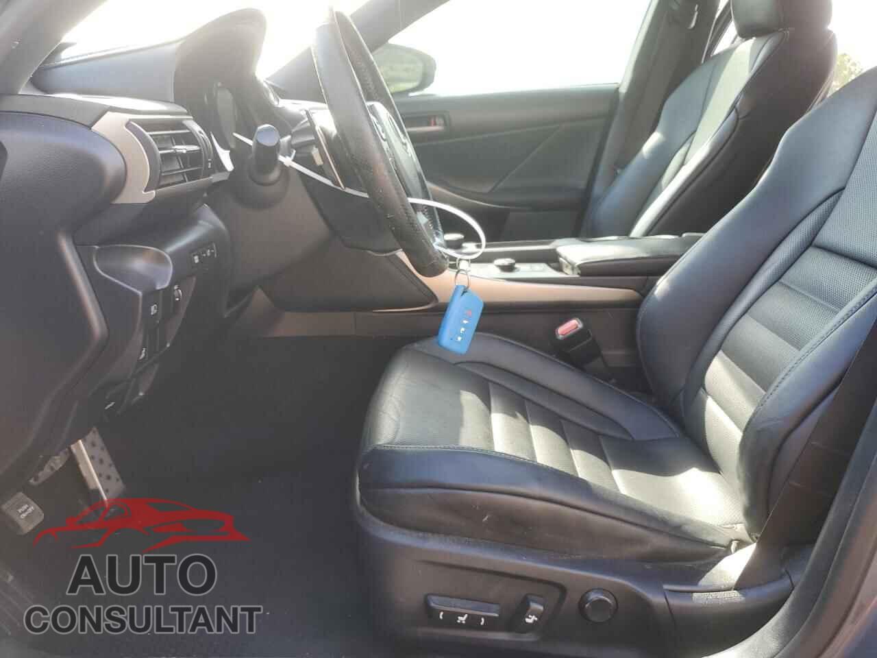 LEXUS IS 2017 - JTHBA1D27H5057185
