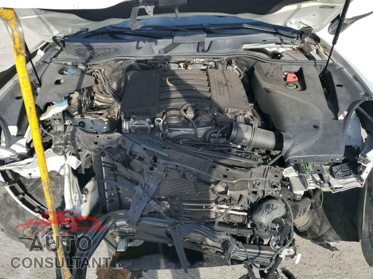 PORSCHE CAYENNE 2017 - WP1AA2A26HKA84675