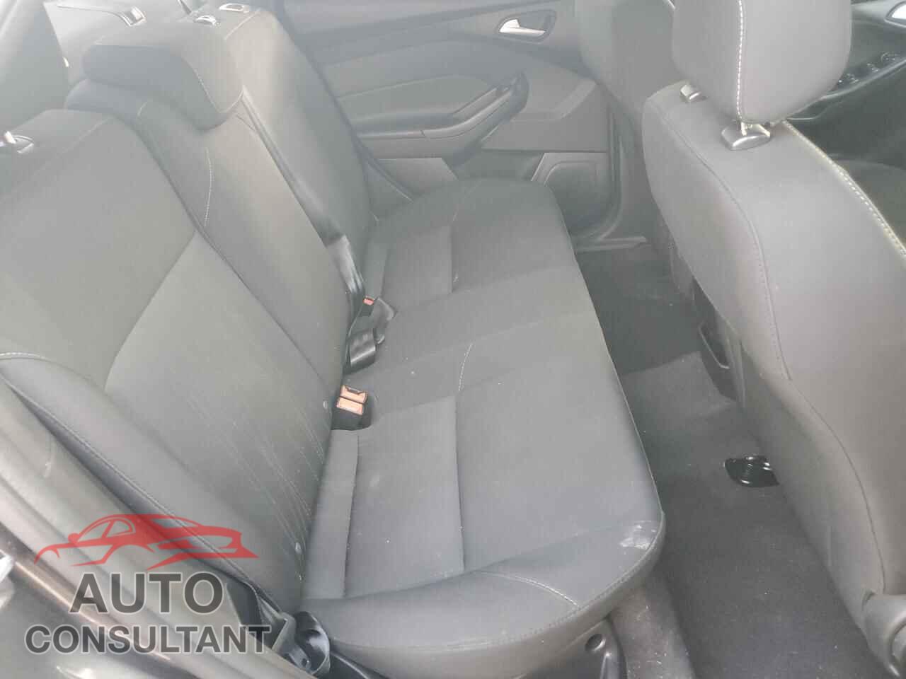 FORD FOCUS 2018 - 1FADP3FE7JL286095