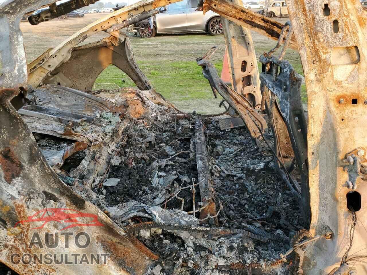 TESLA MODEL 3 2018 - 5YJ3E1EB2JF148457