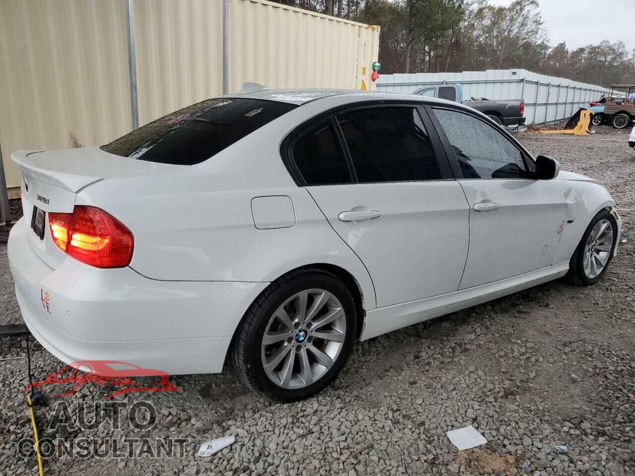 BMW 3 SERIES 2011 - WBAPH7C50BA801576