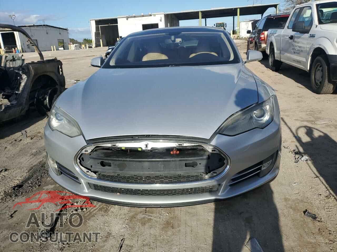 TESLA MODEL S 2013 - 5YJSA1DP7DFP17795