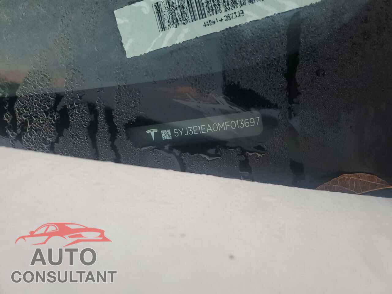 TESLA MODEL 3 2021 - 5YJ3E1EA0MF013697