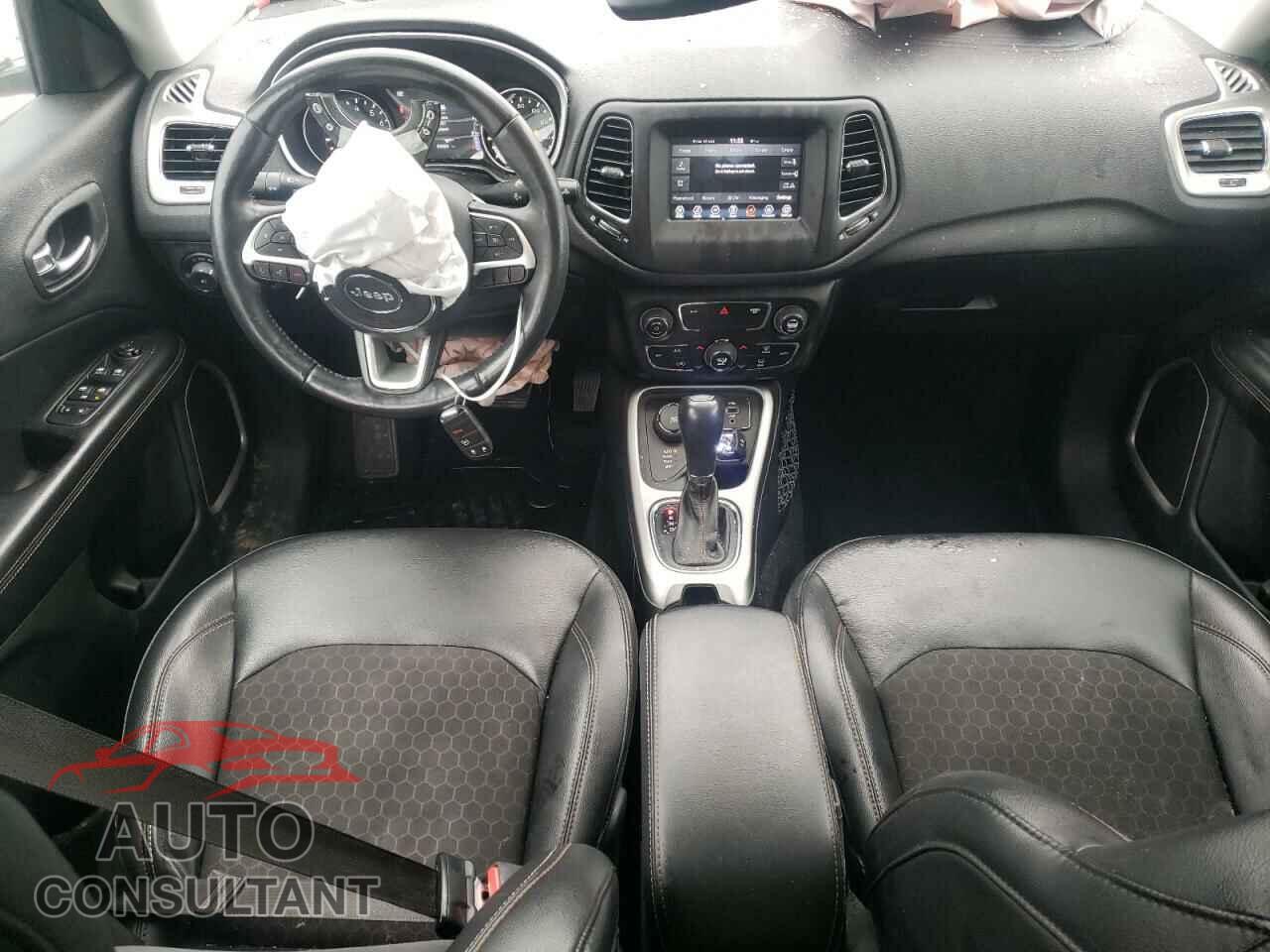 JEEP COMPASS 2018 - 3C4NJDBB2JT153301