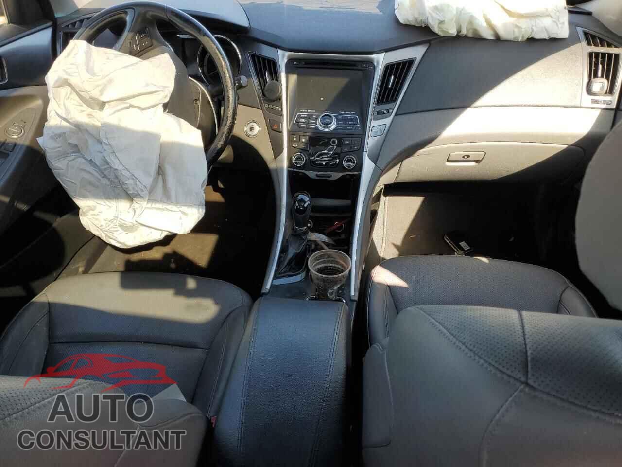 HYUNDAI SONATA 2011 - KMHEC4A47BA007722