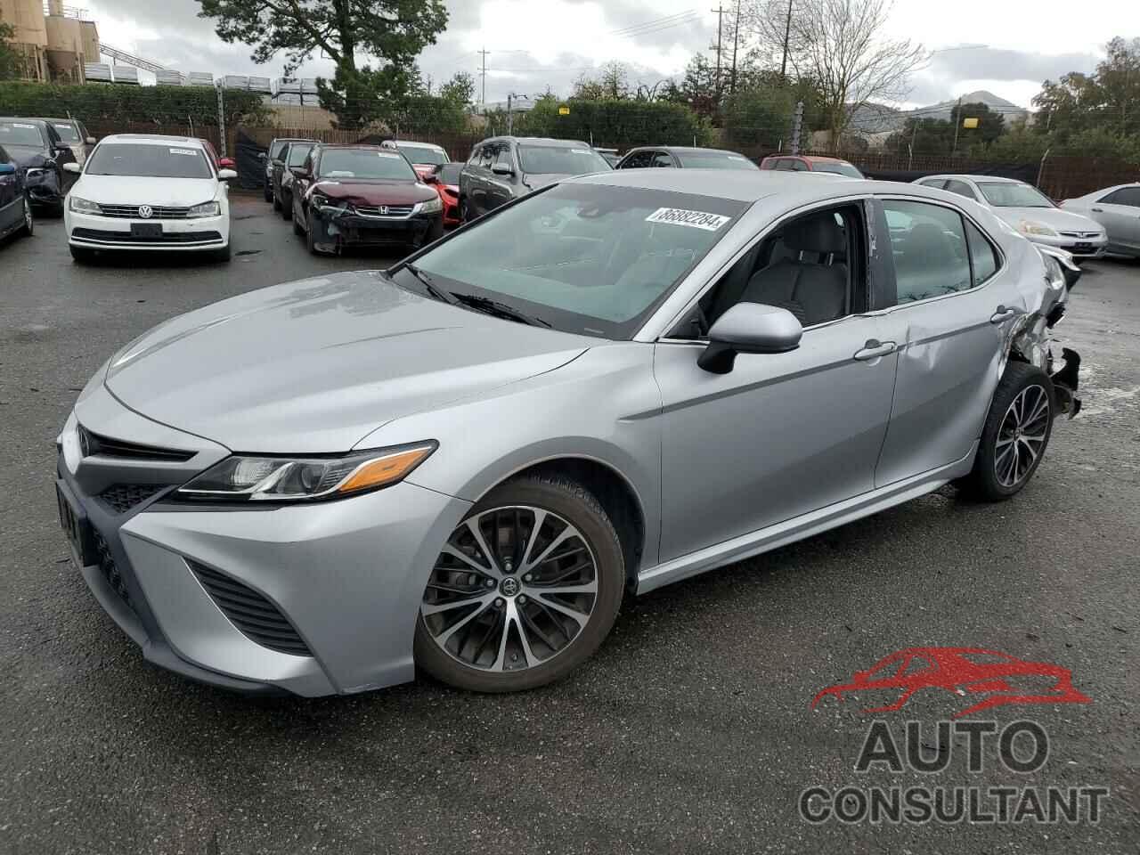 TOYOTA CAMRY 2018 - 4T1B11HK7JU065290
