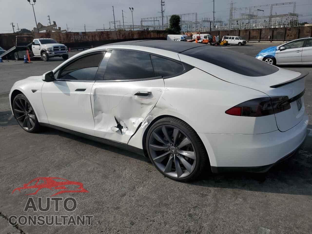 TESLA MODEL S 2012 - 5YJSA1DP8CFS01024