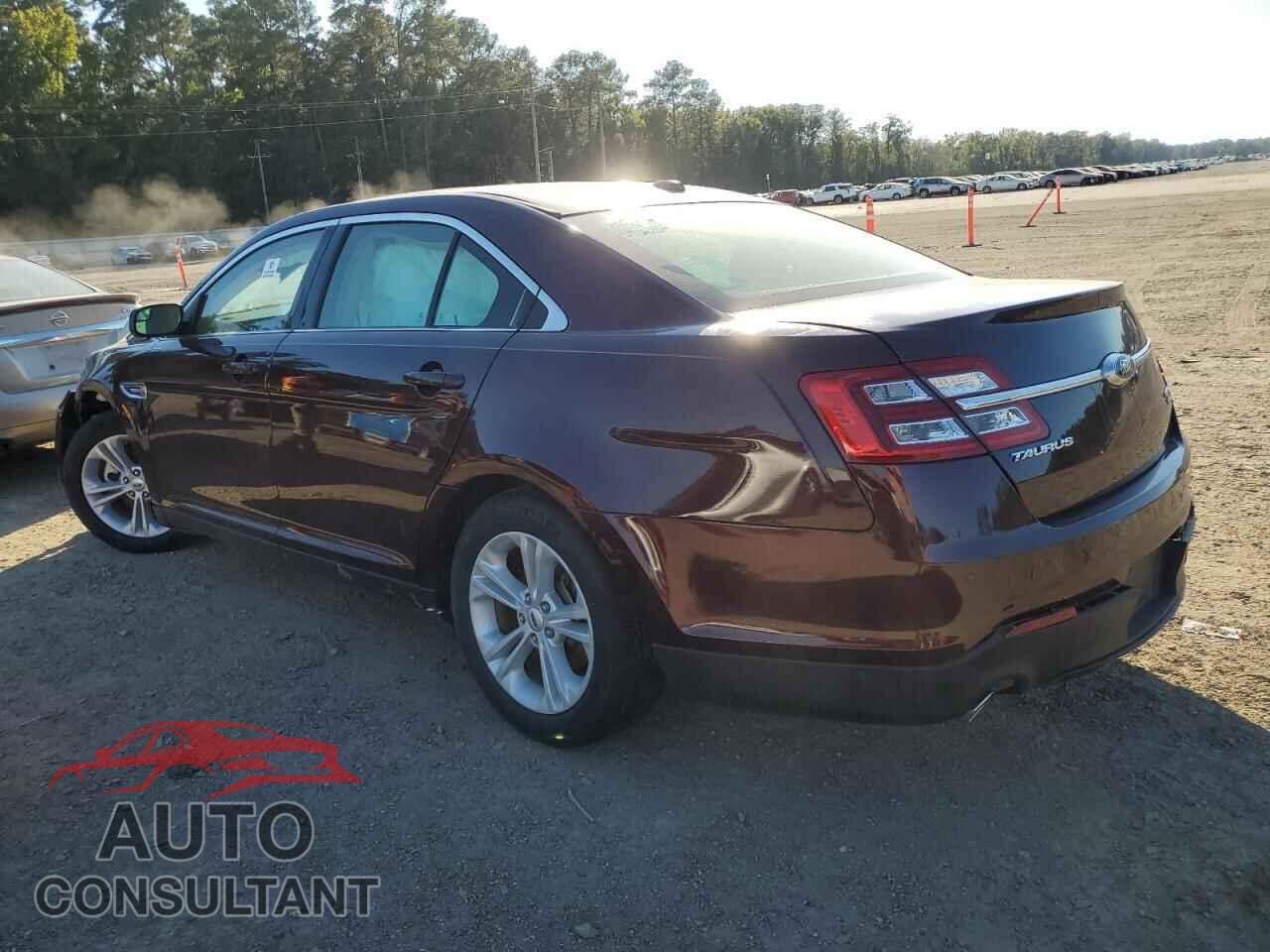 FORD TAURUS 2018 - 1FAHP2E86JG105164