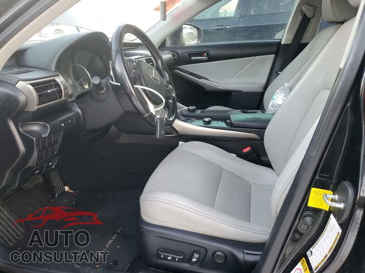 LEXUS IS 2016 - JTHBA1D21G5004285