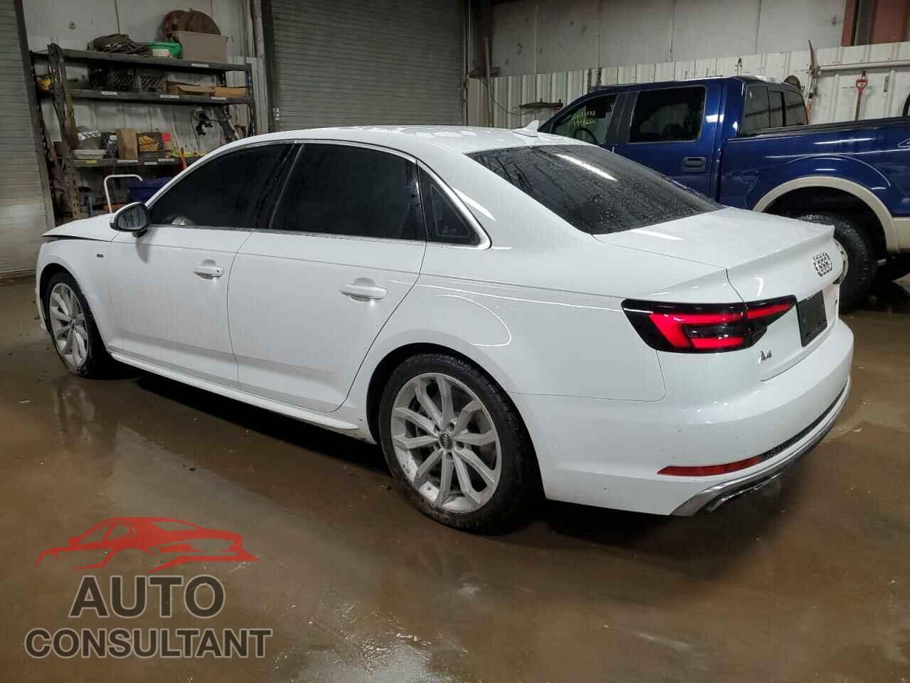 AUDI A4 2019 - WAUDNAF43KN018742