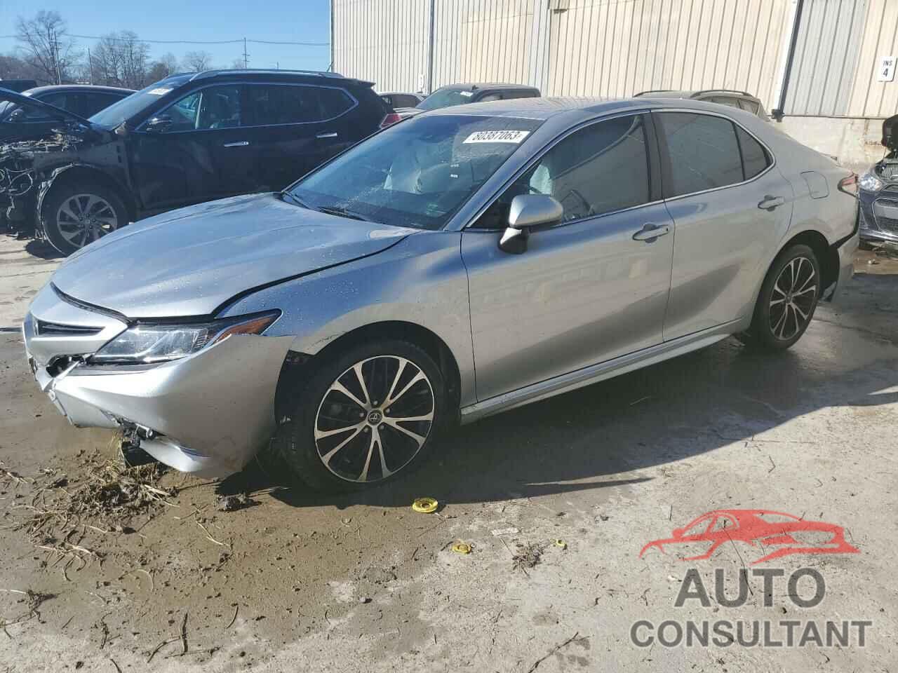 TOYOTA CAMRY 2018 - 4T1B11HK6JU012628