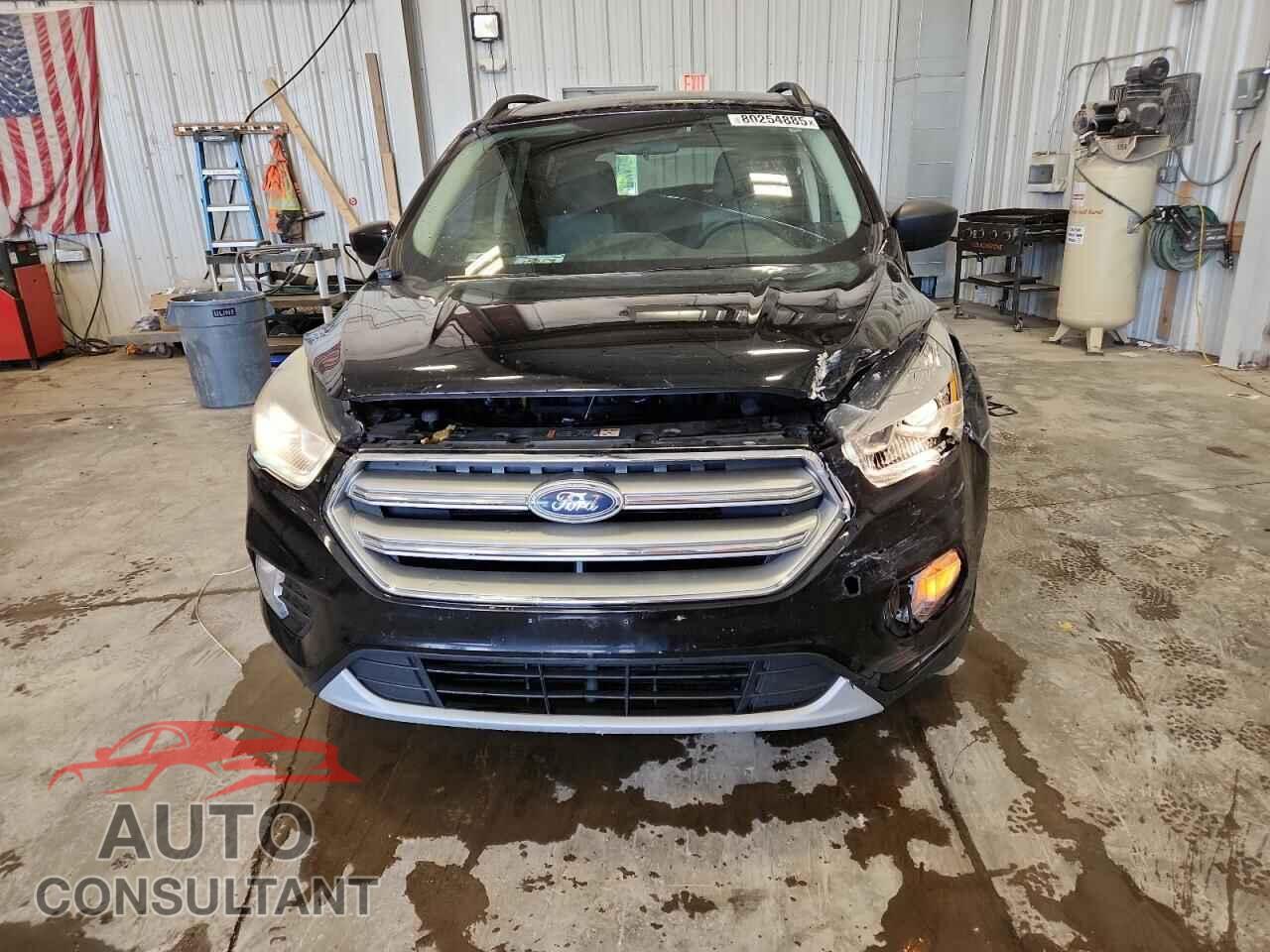 FORD ESCAPE 2017 - 1FMCU0GD2HUD09446