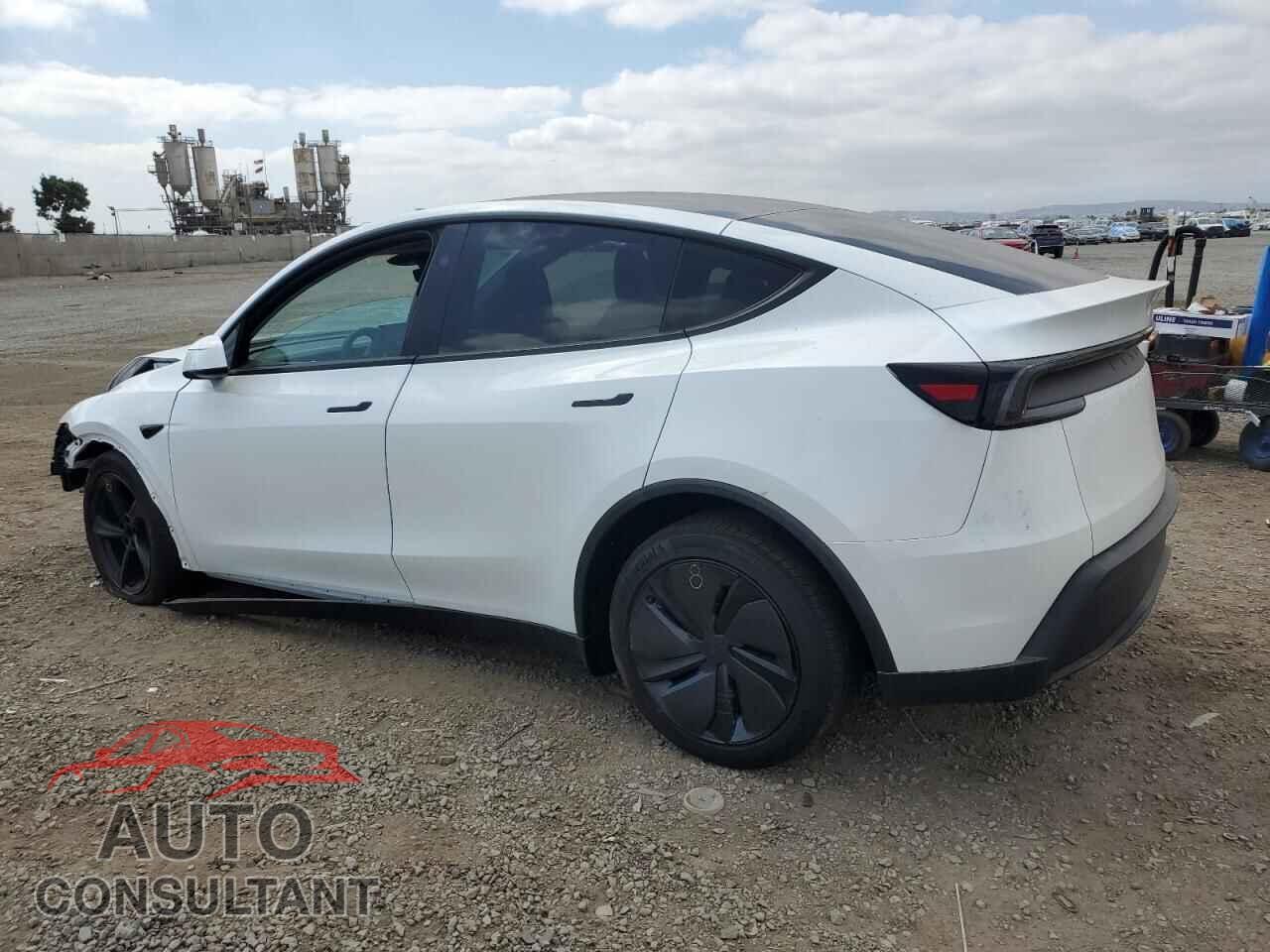 TESLA MODEL Y 2026 - 7SAYGDEEXTF363229