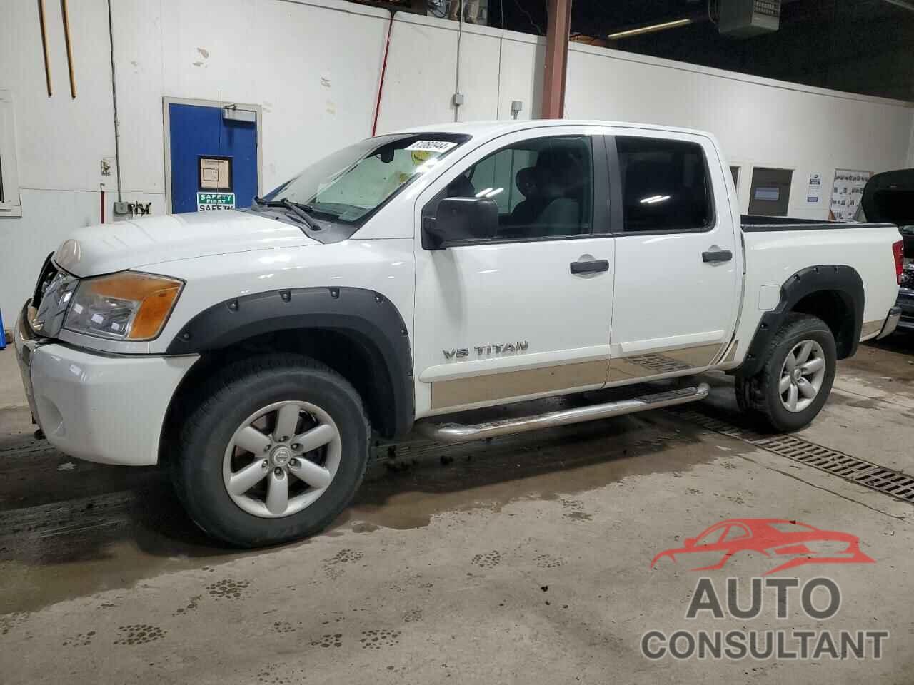 NISSAN TITAN 2011 - 1N6AA0EC7BN320682