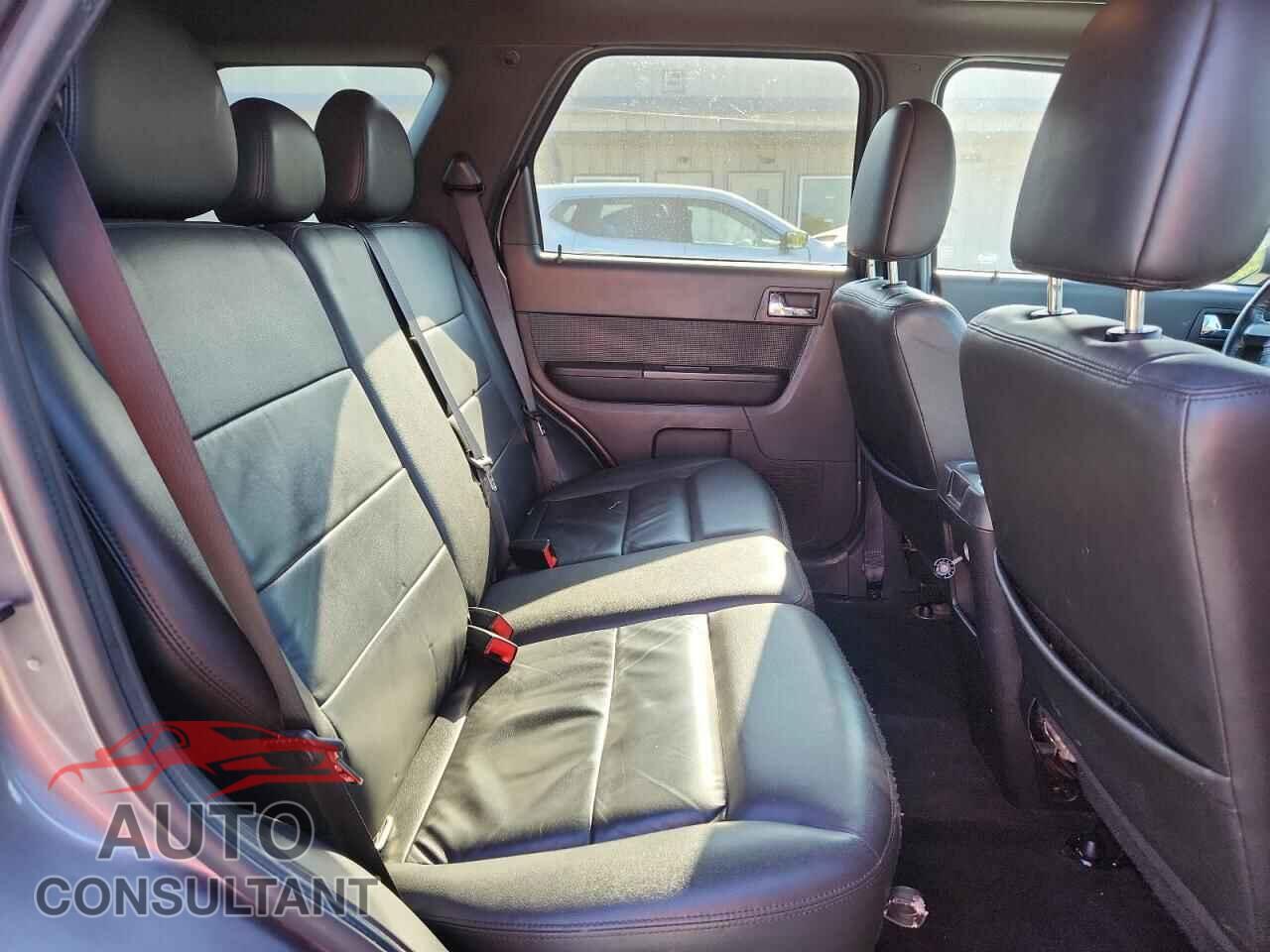 FORD ESCAPE 2010 - 1FMCU9EG5AKB10099