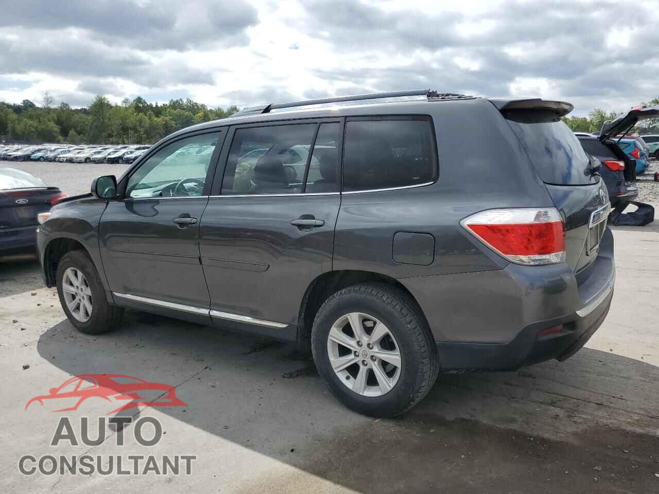 TOYOTA HIGHLANDER 2013 - 5TDBK3EH8DS214160
