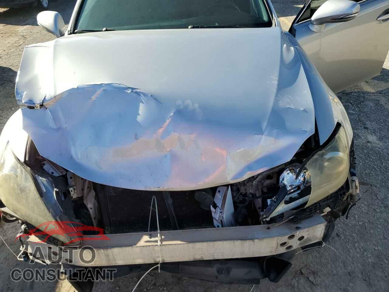 LEXUS IS 2011 - JTHCF5C28B5051031