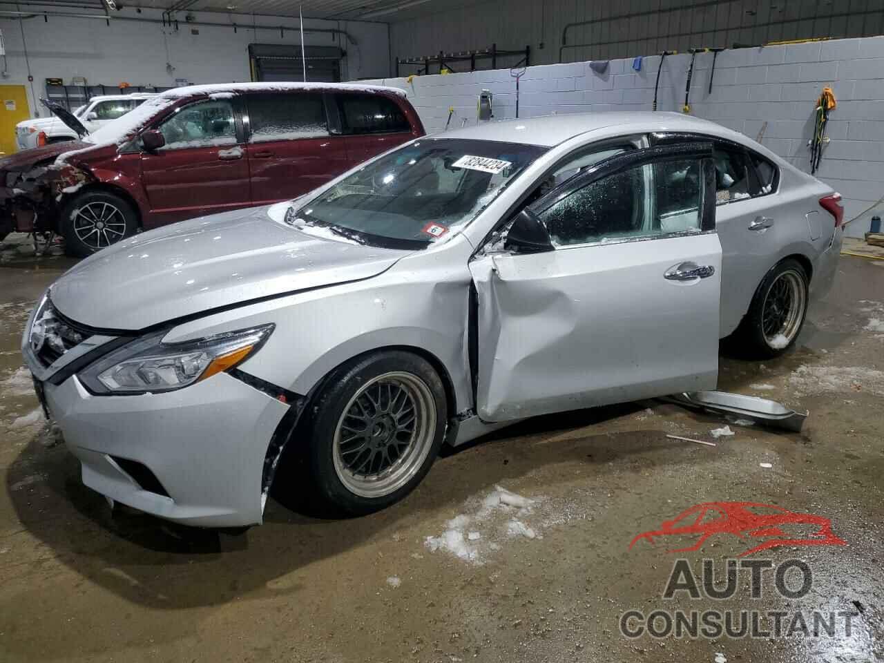 NISSAN ALTIMA 2017 - 1N4AL3AP5HN353363