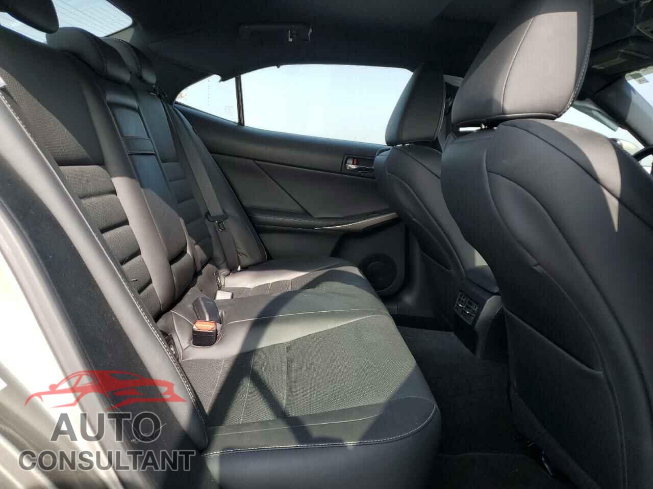 LEXUS IS 2015 - JTHBF1D28F5075631