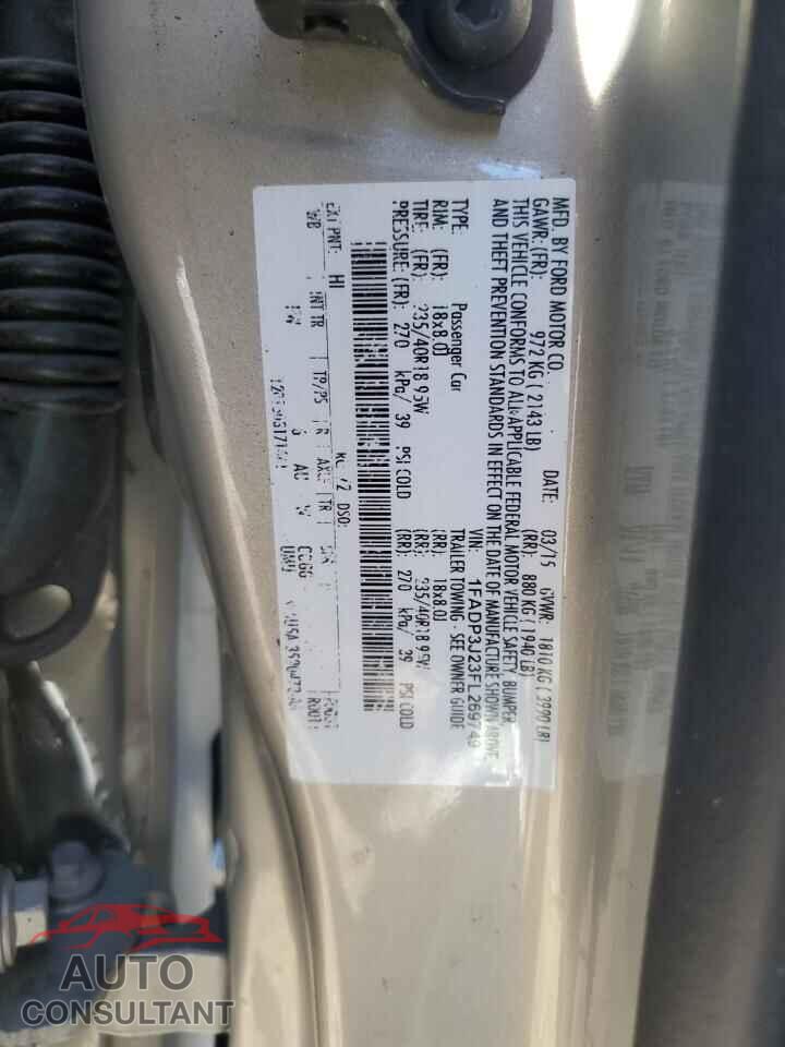 FORD FOCUS 2015 - 1FADP3J23FL269749
