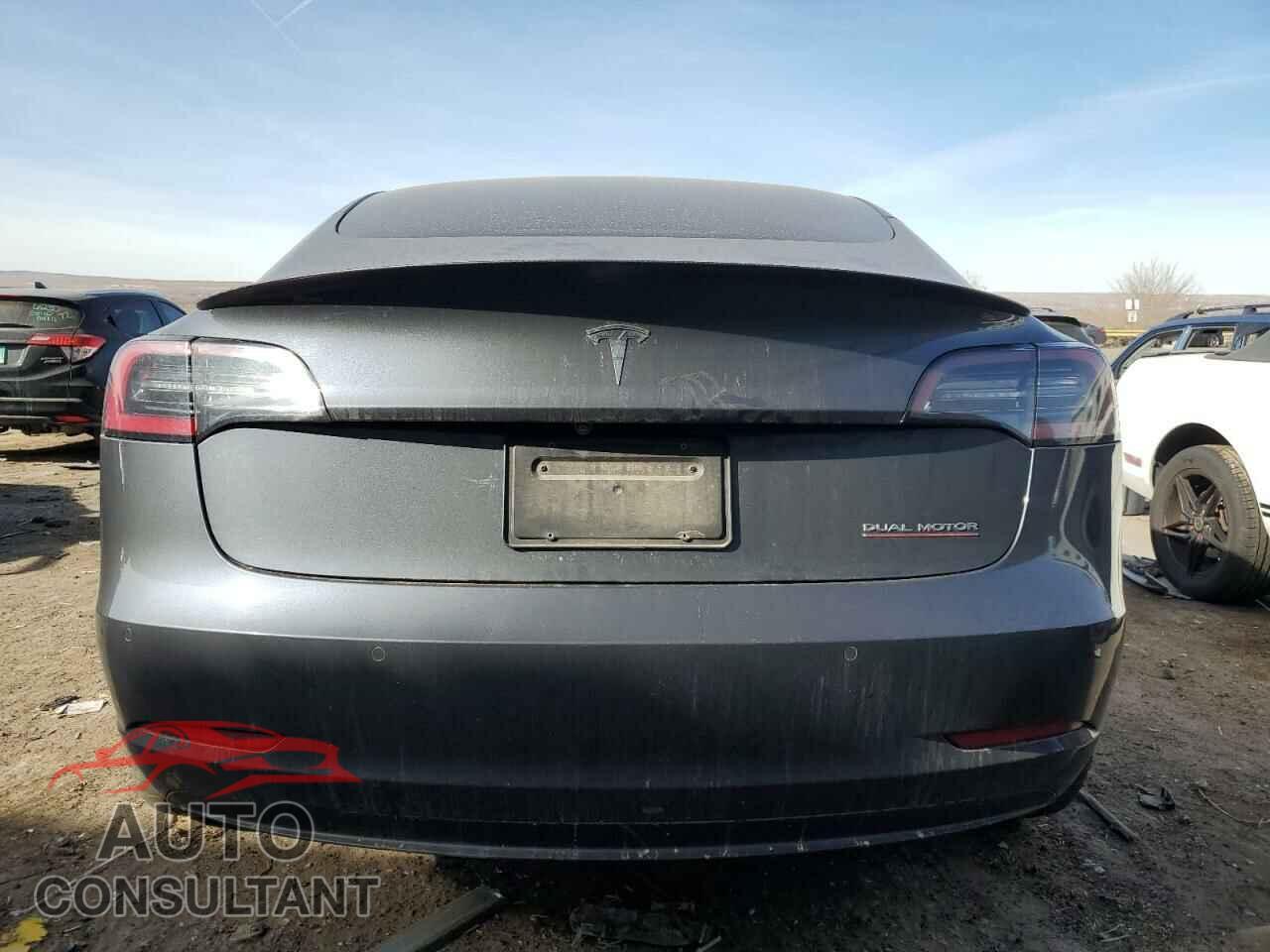 TESLA MODEL 3 2019 - 5YJ3E1EB6KF393408