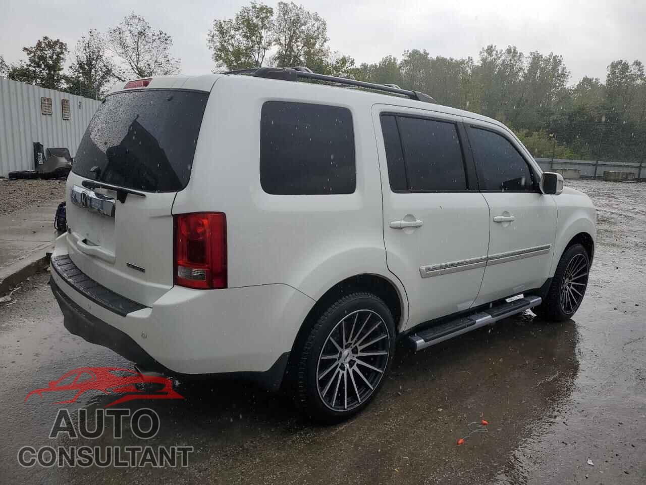 HONDA PILOT 2015 - 5FNYF3H94FB018551