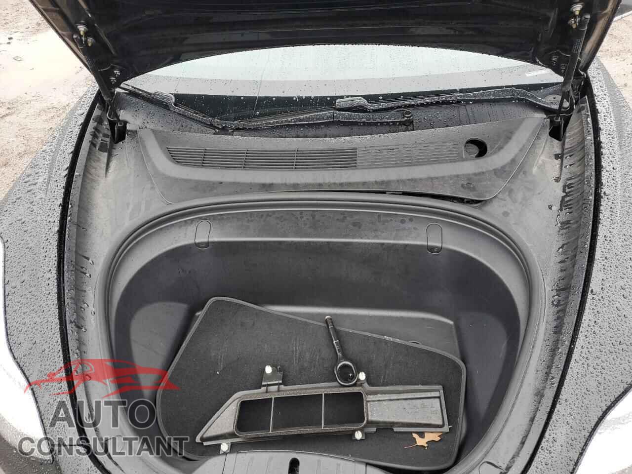 TESLA MODEL 3 2019 - 5YJ3E1EA2KF398502