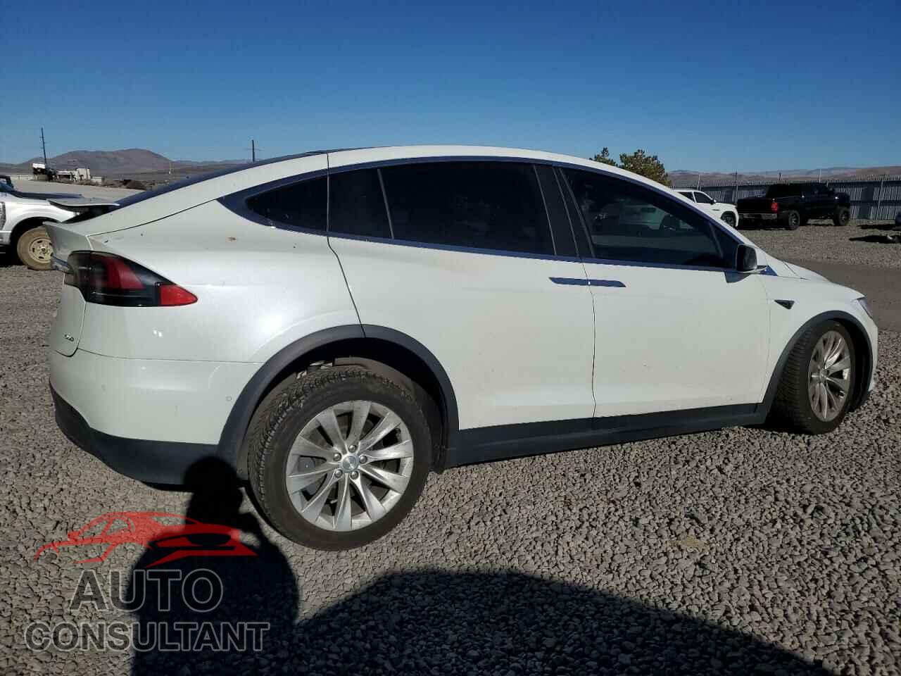 TESLA MODEL X 2018 - 5YJXCDE28JF091402