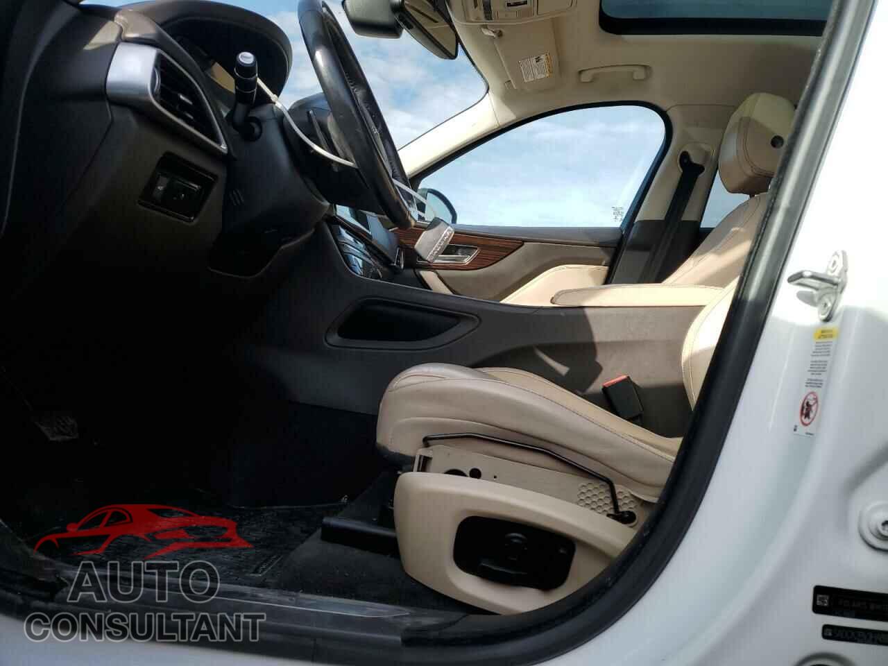 JAGUAR F-PACE 2017 - SADCK2BV3HA898860