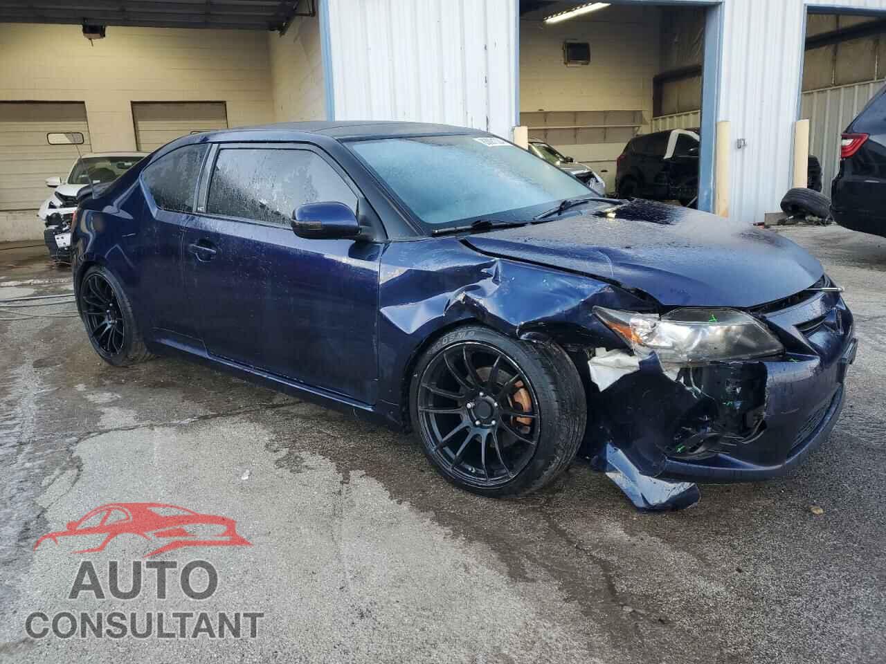TOYOTA SCION 2013 - JTKJF5C72D3046855