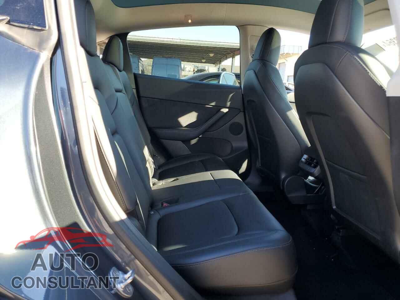 TESLA MODEL Y 2022 - 7SAYGDEE6NF346155