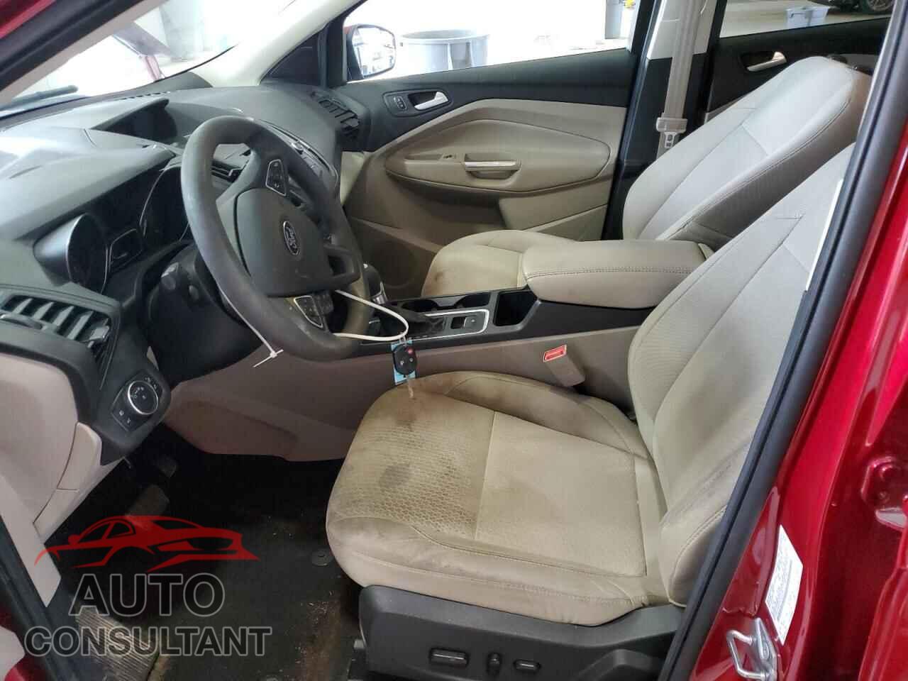FORD ESCAPE 2017 - 1FMCU0GD1HUD15318