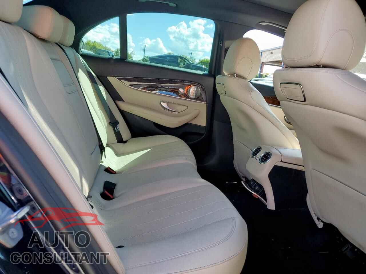 MERCEDES-BENZ E-CLASS 2018 - WDDZF4JB0JA433994
