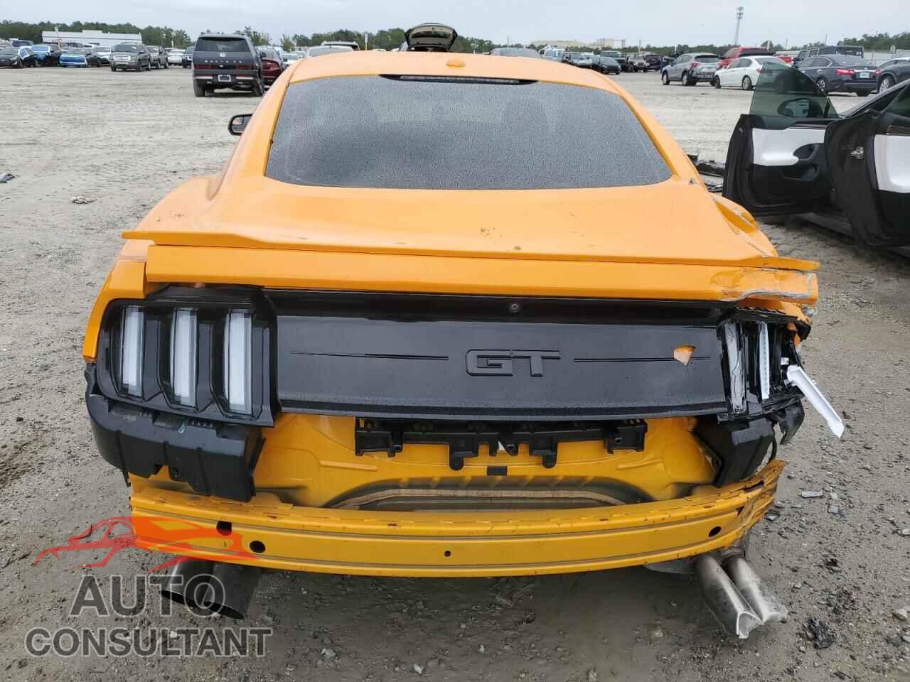 FORD MUSTANG 2018 - 1FA6P8CF5J5121461