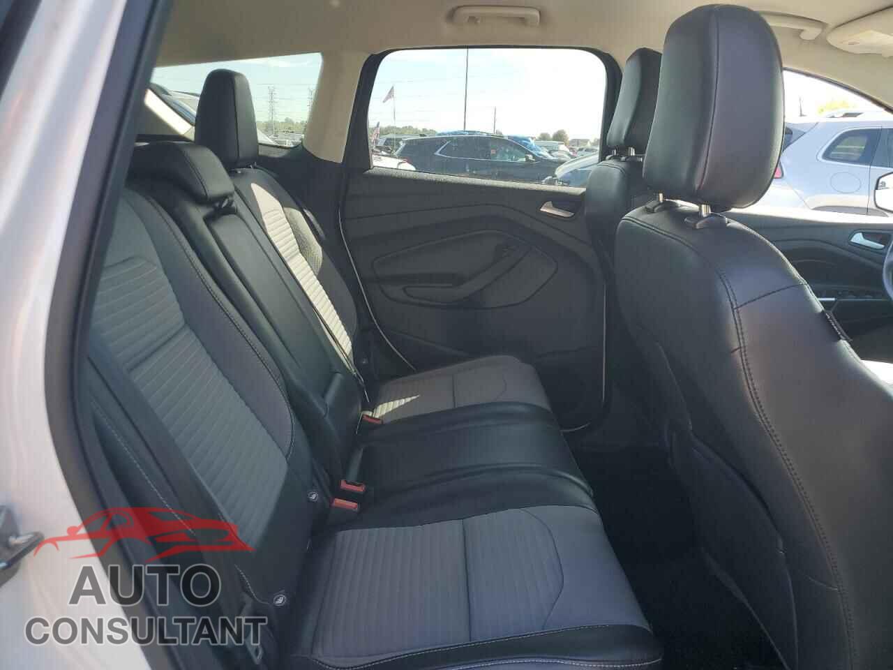 FORD ESCAPE 2018 - 1FMCU9GD8JUC47691