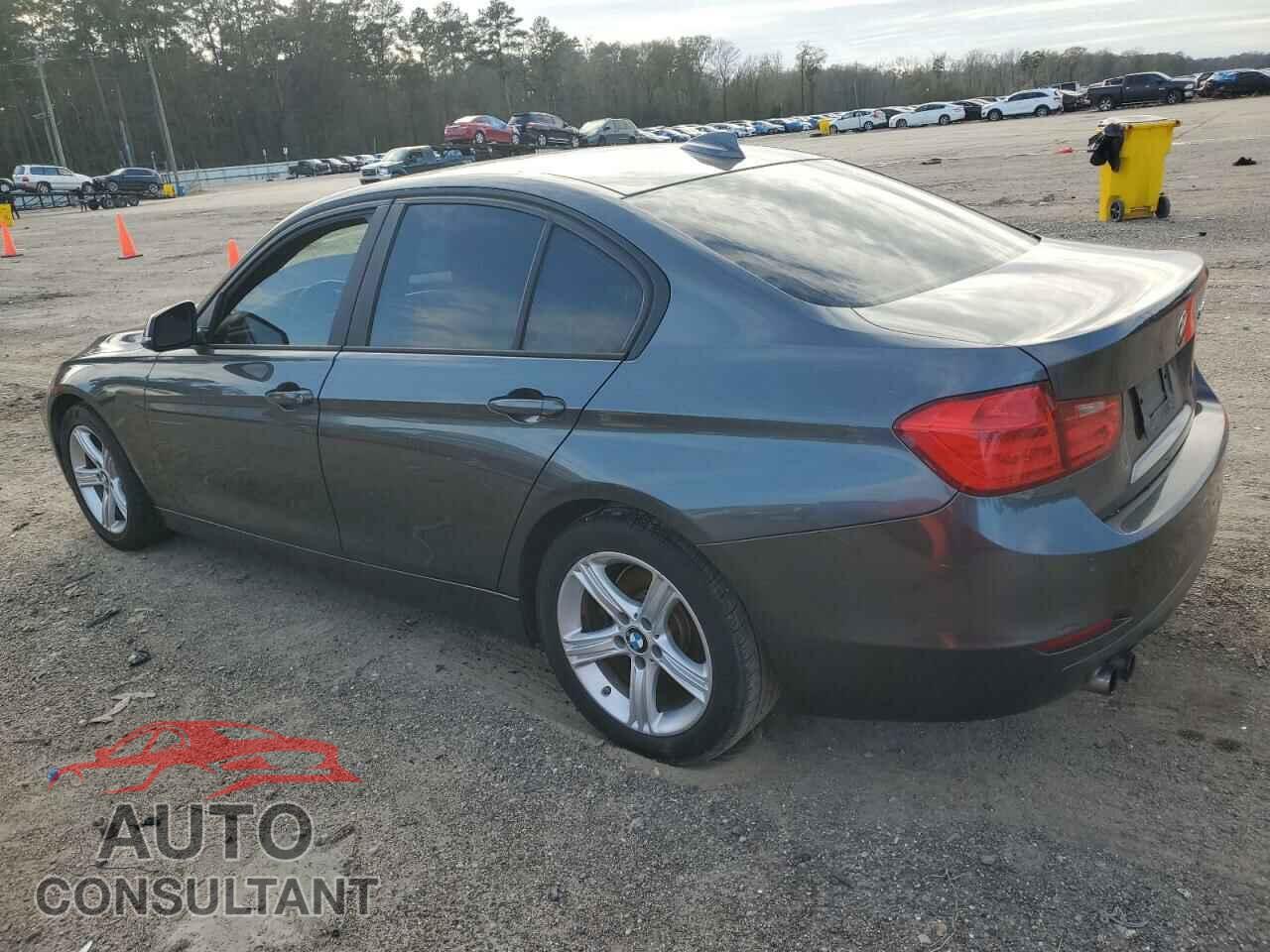 BMW 3 SERIES 2013 - WBA3C1C56DF435476